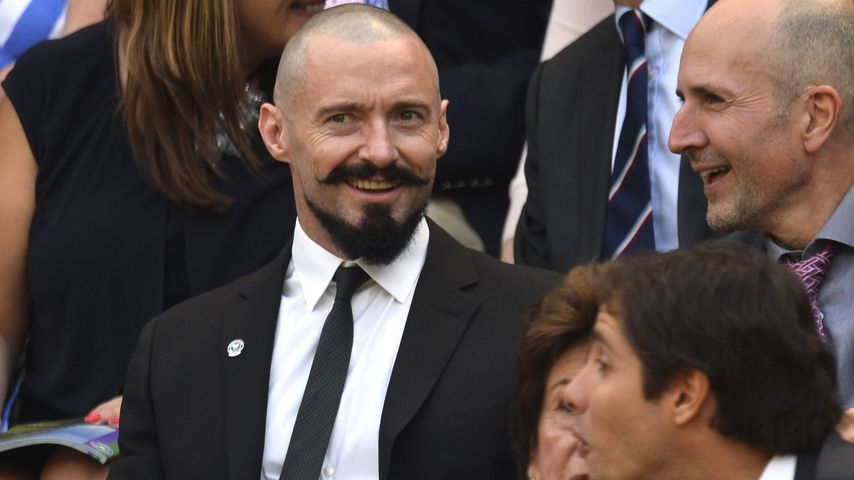 Bart ade! Hier lässt sich Hugh Jackman rasieren