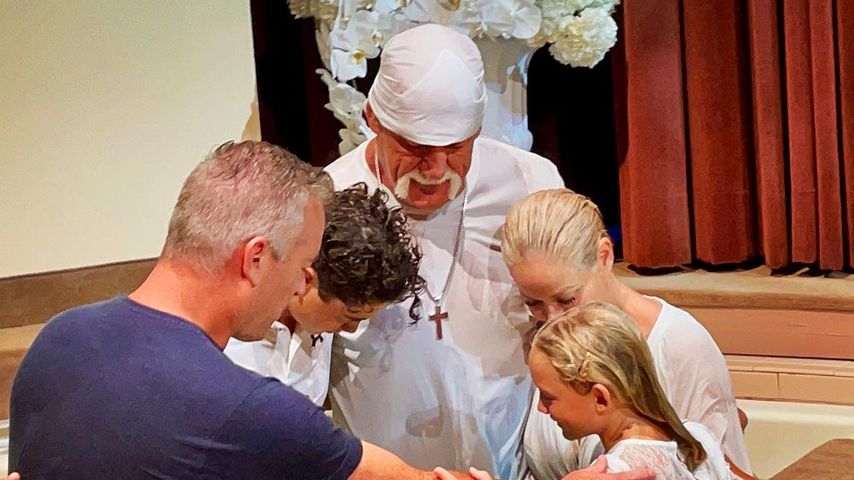 Hulk Hogan mit seiner Frau bei ihrer Taufe