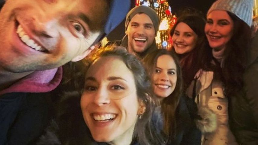 Die "Pretty Little Liars"-Stars auf dem Weihnachtsmarkt in Dortmund 2019