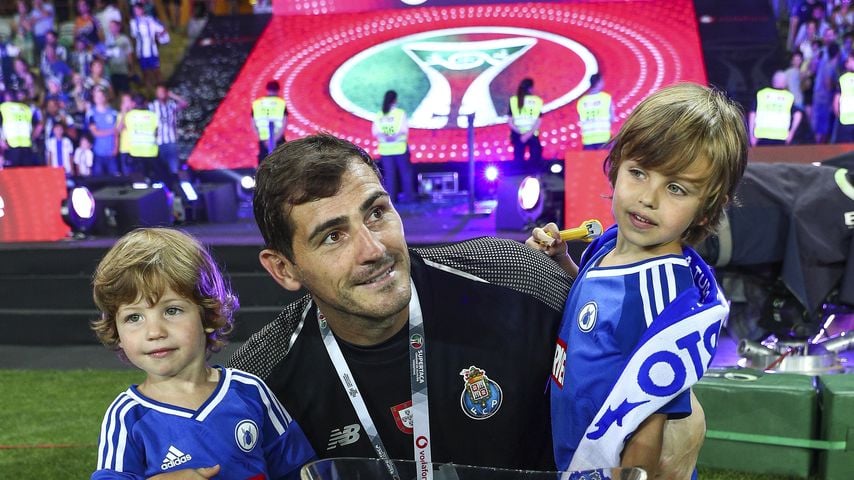 Iker Casillas mit seinen Söhnen