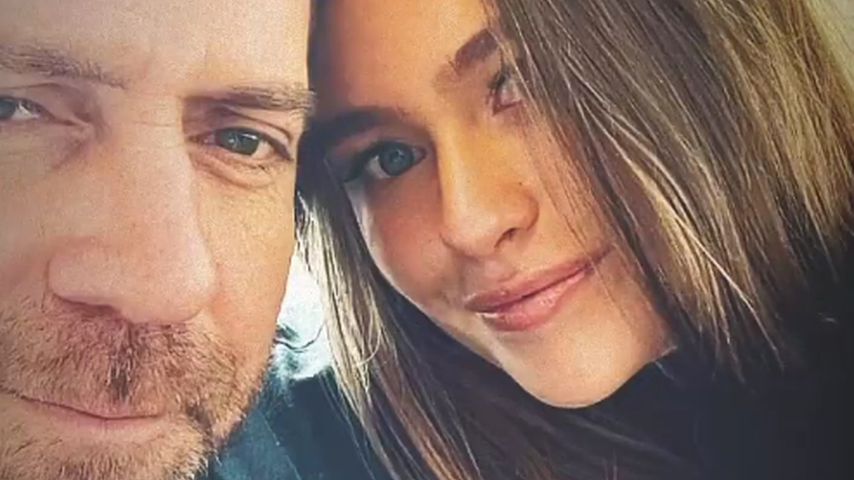 Turtel-Pic: Ikke Hüftgold gratuliert Nina zum 22. Geburtstag