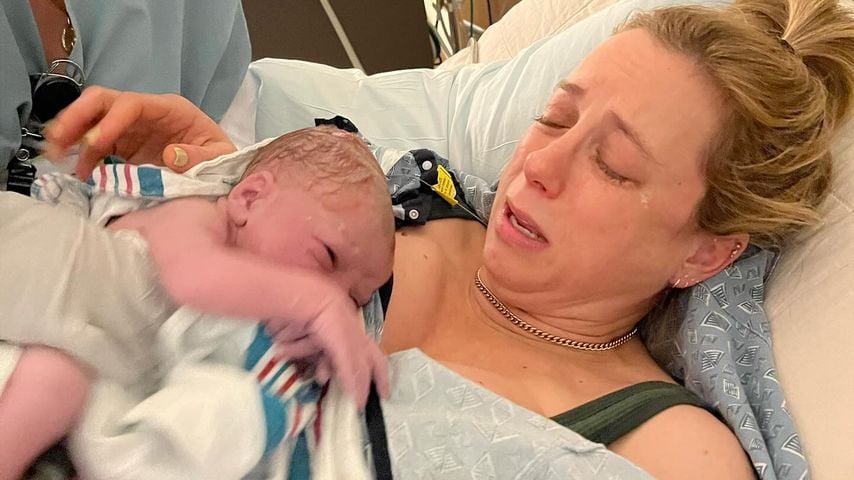 Iliza Shlesinger mit ihrem Baby im Februar 2024