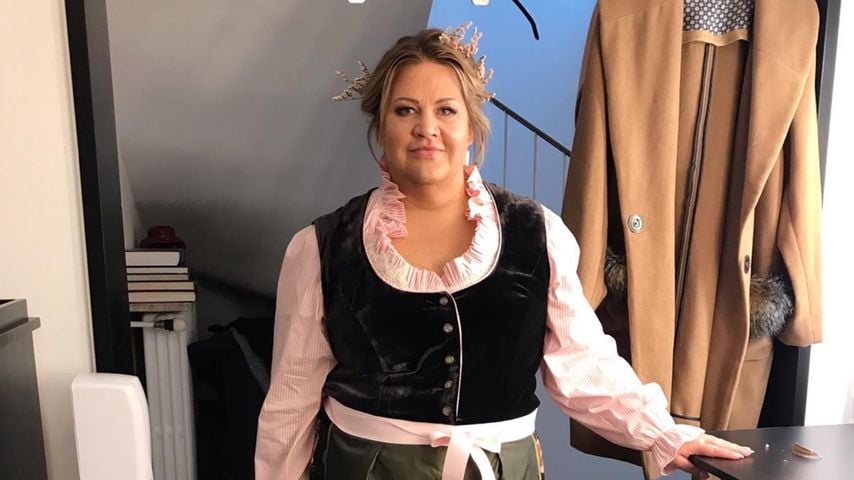 Comedian Ilka Bessin im Dirndl