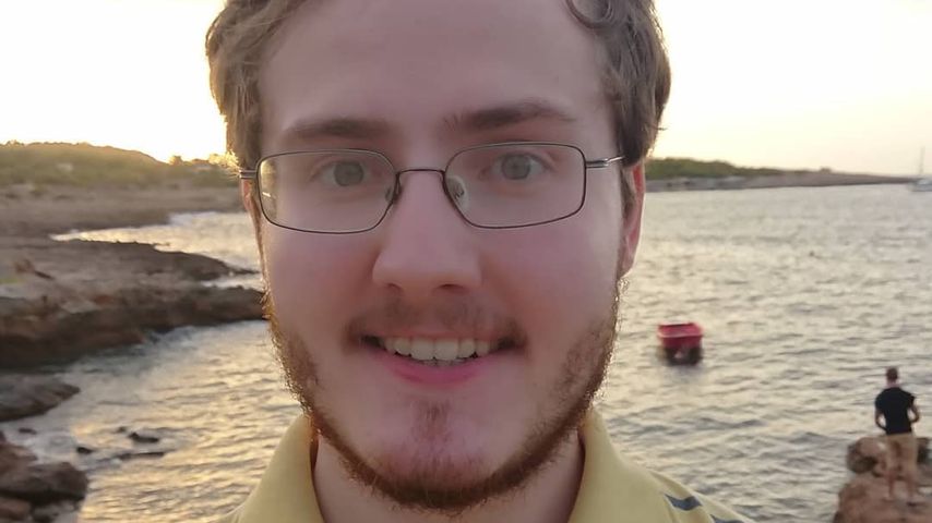 Illya von "Beauty & The Nerd", Juni 2020