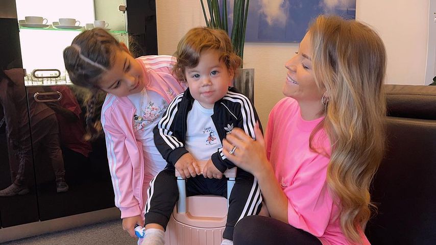 Ina Aogo mit ihren beiden Kindern