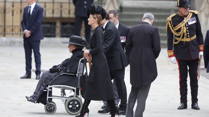 India Hicks begleitet Lady Pamela Hicks zur Trauerfeier für Queen Elizabeth II. in der Westminster Abbey, London