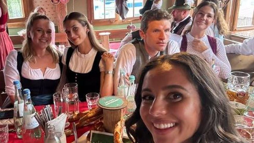 Ines-Sarah Laimer, Katie Goodland, Anna Dier, Lina Kimmich und Thomas Müller, Oktoberfest 2024