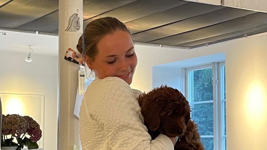 Ingrid Alexandra von Norwegen mit ihrem Hund