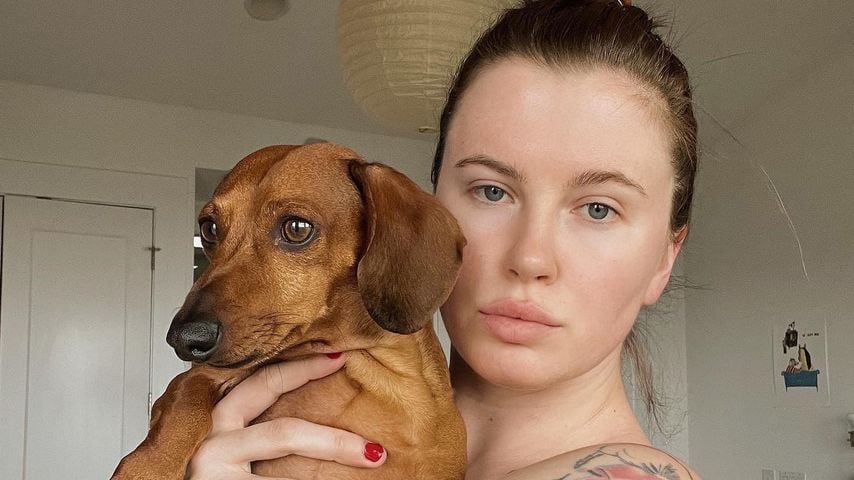 Uh là là: Nackte Ireland Baldwin präsentiert ihre Tattoos