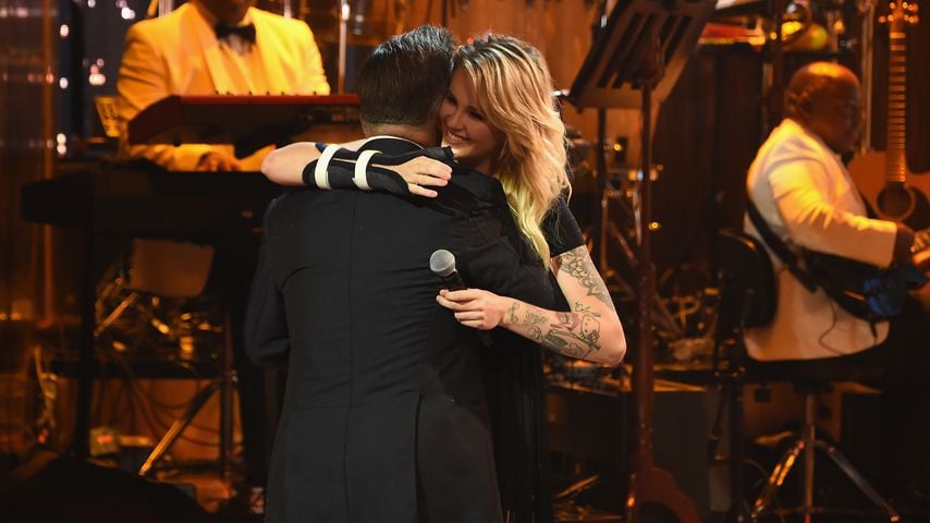 Alec und Ireland Baldwin bei "Spike's One Night Only: Alec Baldwin" in NYC im Juni 2017