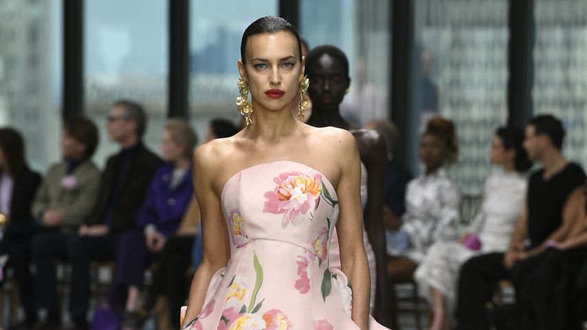 Irina Shayk bei der Carolina Herrera Fashion Show, Februar 2024