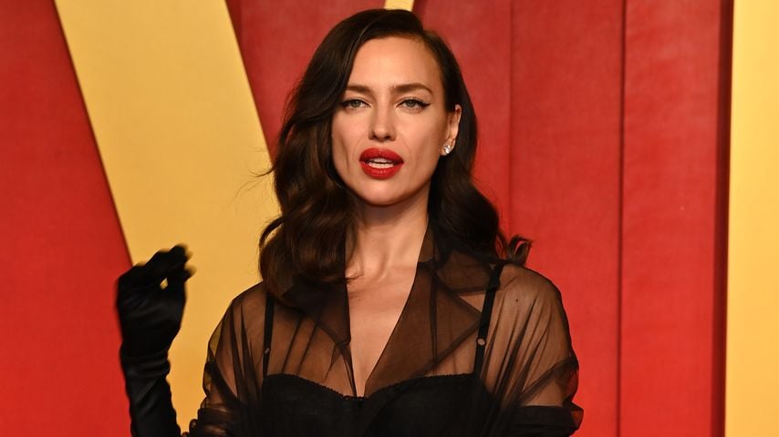 "Photoshop": Fans über Irina Shayks Strandlook verwundert