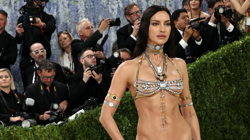 Irina Shayk bei der Met Gala 2026 im Metropolitan Museum of Art in New York