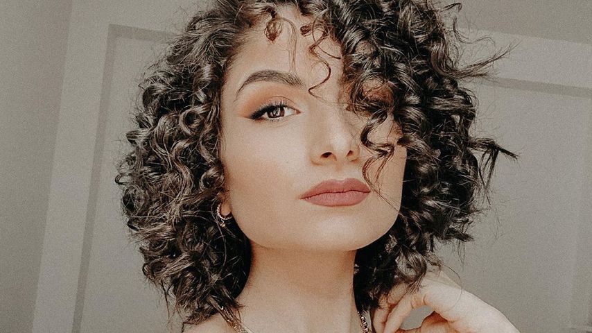 Engelsgleich: Ischtar Isik zeigt sich mit Power-Locken