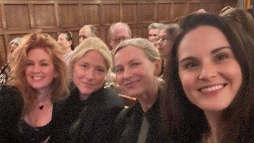 Isla Fisher mit ihren Freundinnen, 2024