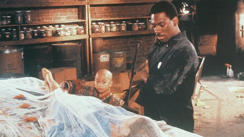 Eddie Murphy als Chandler Jarrell in einer Szene aus "Auf der Suche nach dem goldenen Kind", 1986