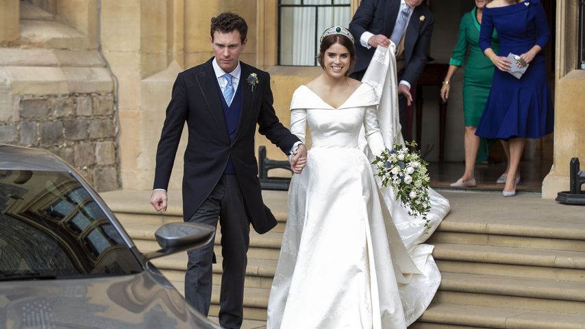Jack Brooksbank, Prinzessin Eugenie und ihr Vater Prinz Andrew im Hintergrund