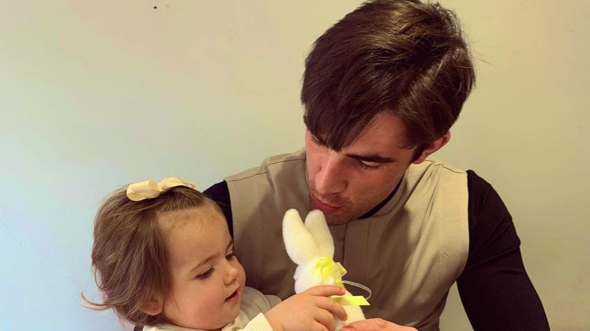 Jack Fincham und seine Tochter im April 2021