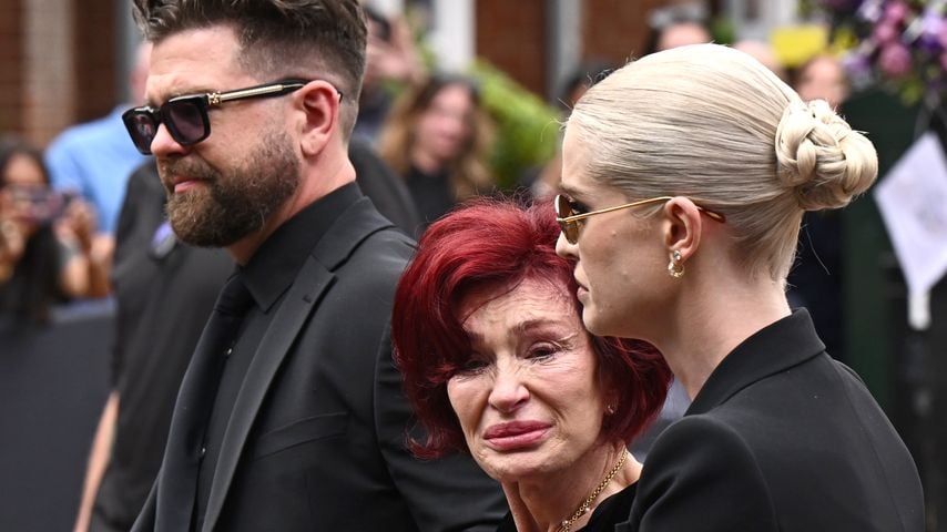 Jack Osbourne, Sharon Osbourne und Kelly Osbourne bei Ozzy Osbournes Trauerzug, 2025