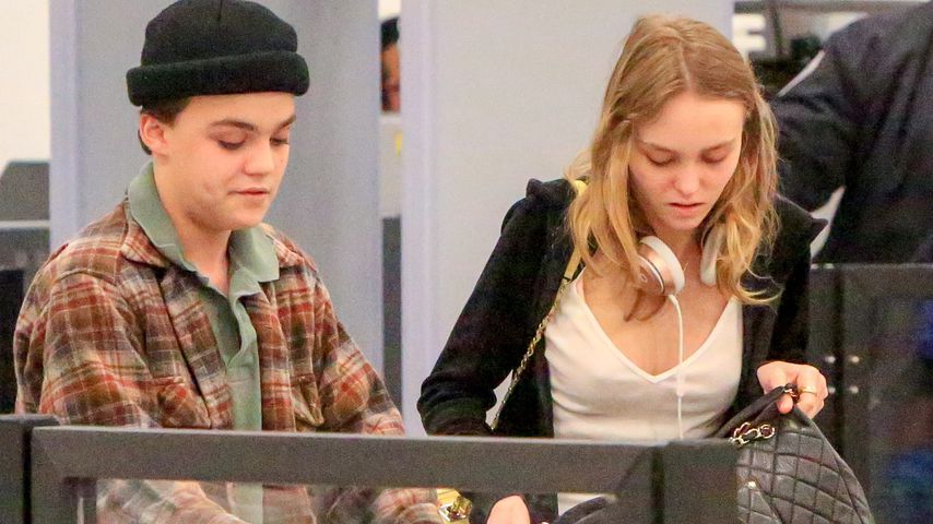 Jack und Lily-Rose Depp am Flughafen LAX