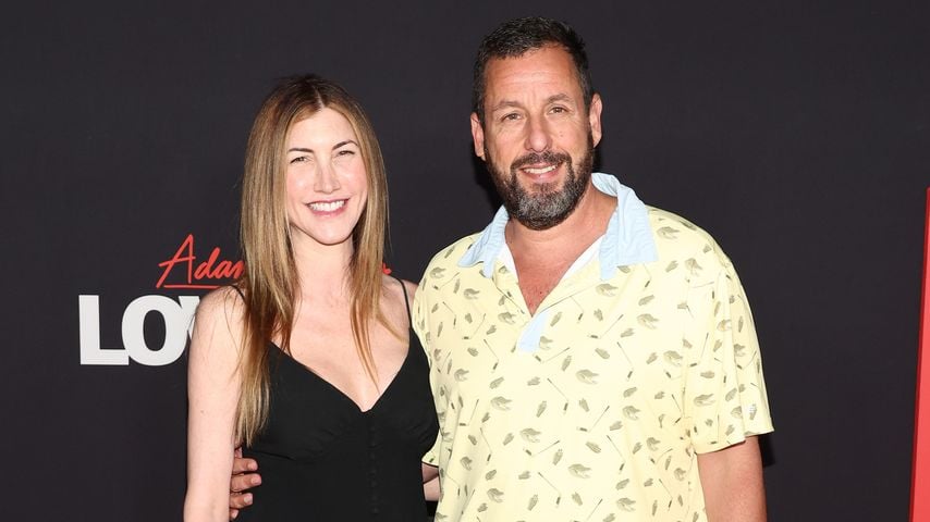 Lässiger Look: Adam Sandler strahlt neben Ehefrau Jackie