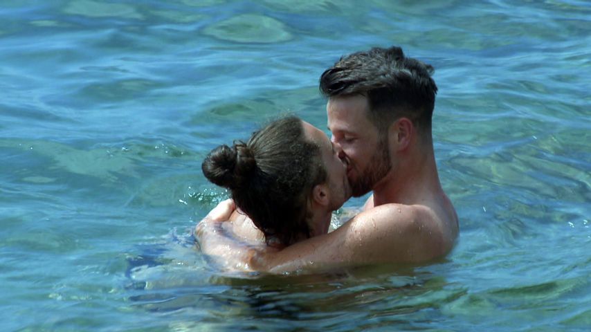 Unter Wasser: Jacob ertastet Prince Charmings Intimfrisur!