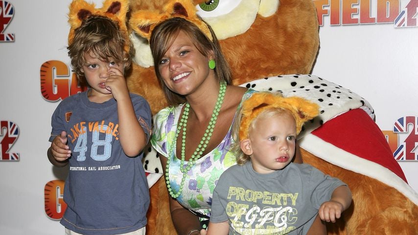 Jade Goody mit ihren Söhnen Bobby und Freddie, 2006