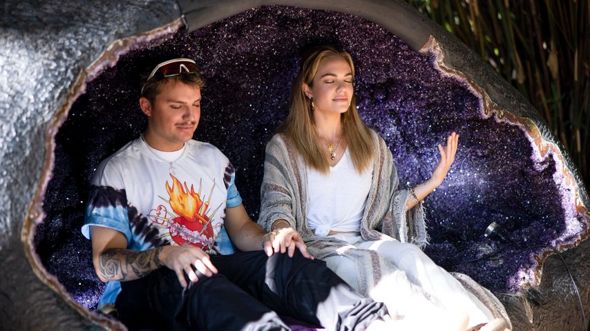 Jade Kevin Foster und Hannah Brauer in "Byron Baes"