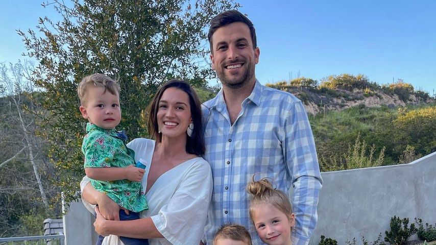 Jade Roper Tolbert und ihre Familie im April 2023
