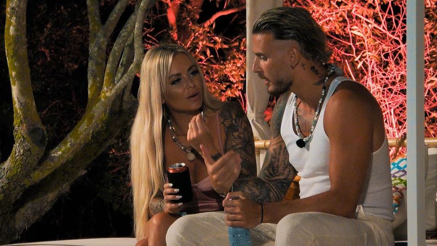 Jade Übach mit Danilo Sellaro bei "Bachelor in Paradise"