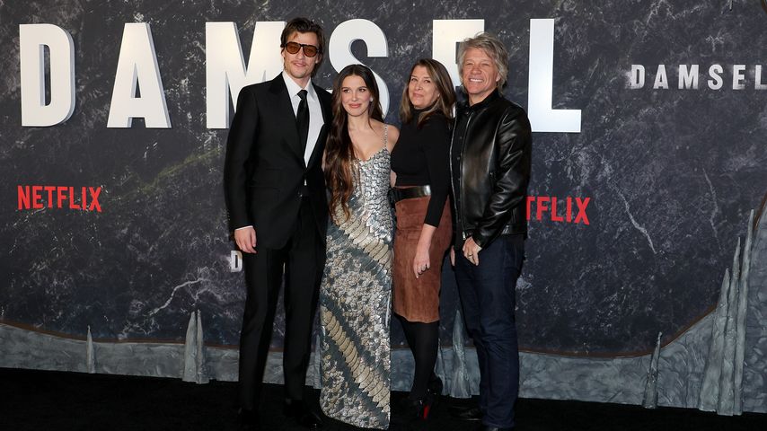 Jake Bongiovi, Millie Bobby Brown, Dorothea Hurley und Jon Bon Jovi