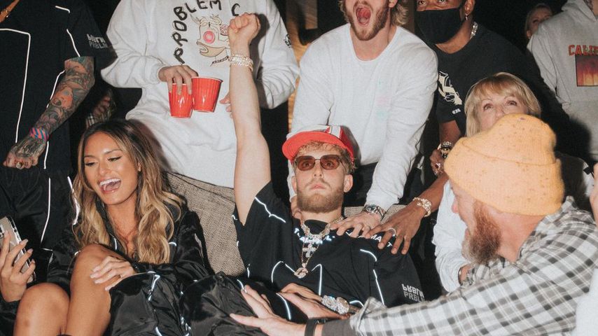 Jake Paul mit Freunden nach seinem Box-Sieg