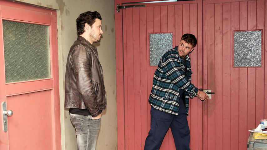 Jakob (Alexander Milo) und Bambi (Benjamin Heinrich) in einer "Unter uns"-Szene