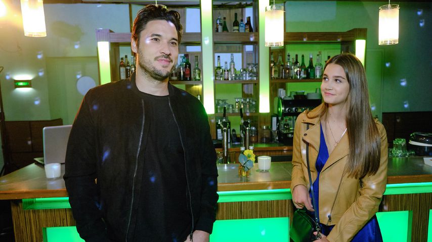 Jakob (Alexander Milo) und Leni (Josephine Becker) in einer "Unter uns"-Szene