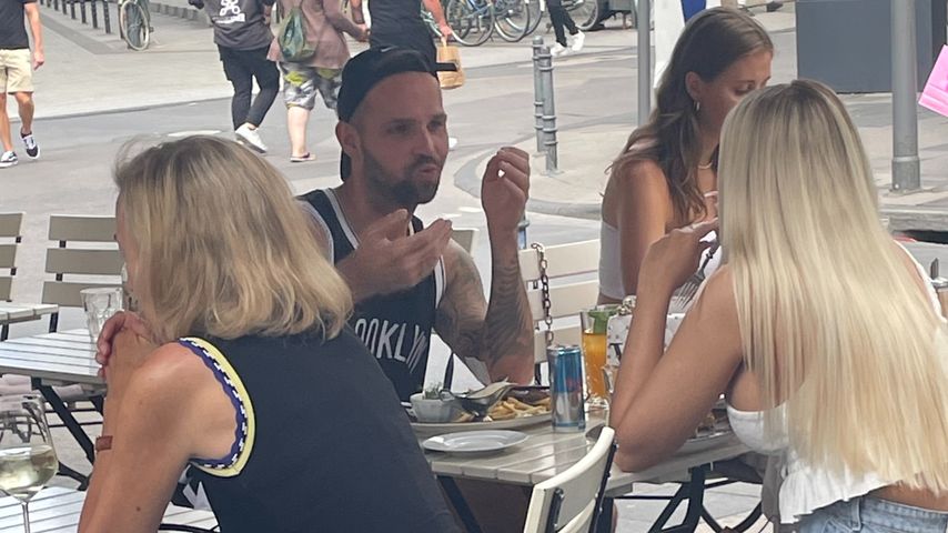 Nicht Kate: Mit wem geht Jakub Merlan-Jarecki hier aus?