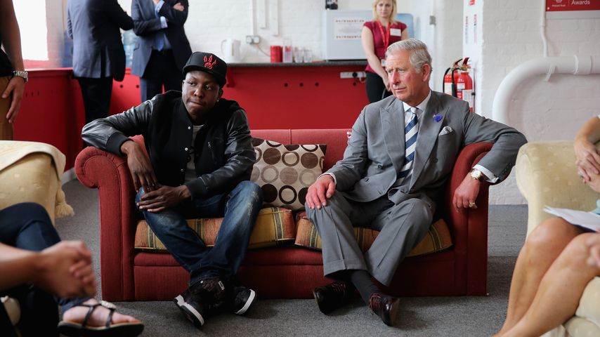 Jamal Edwards und Prinz Charles im Juli 2013 in Chatham