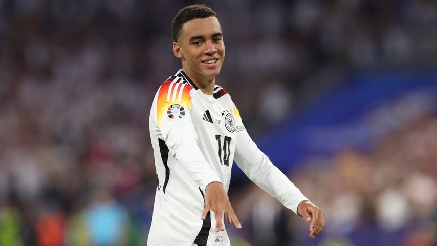 Jamal Musiala dankt Miroslav Klose für seine Unterstützung