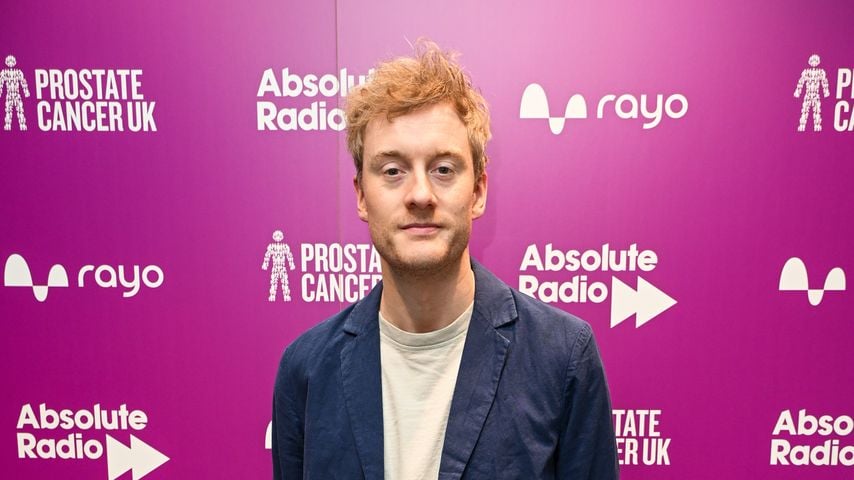 James Acaster bei Absolute Radio Live 2025 im London Palladium