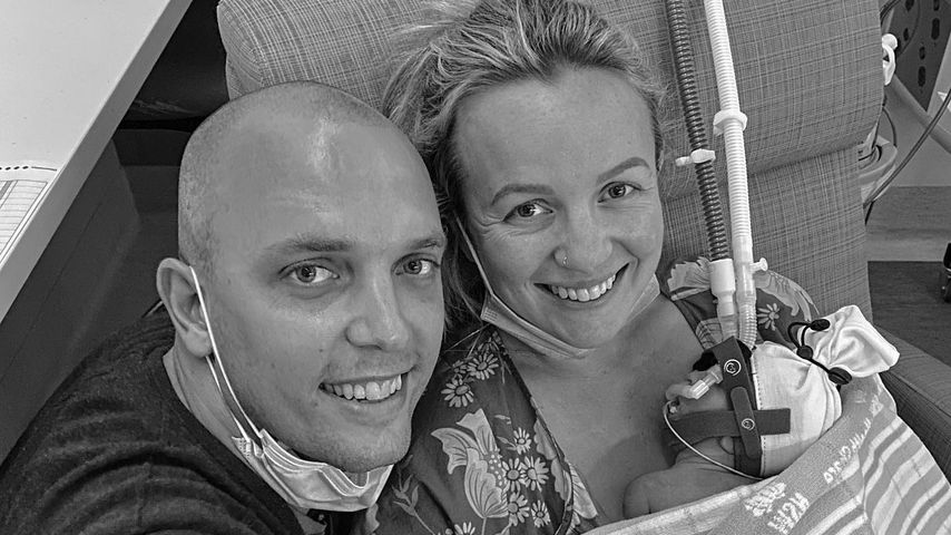 In der 33. Woche: Becky Miles und James Bevin Tochter ist da