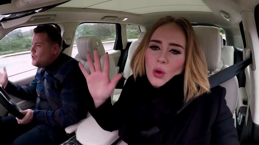 James Corden und Adele Adkins beim "Carpool Karaoke", Januar 2016