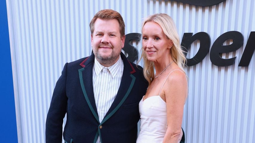 James Corden strahlt mit Frau Julia beim US Open in New York