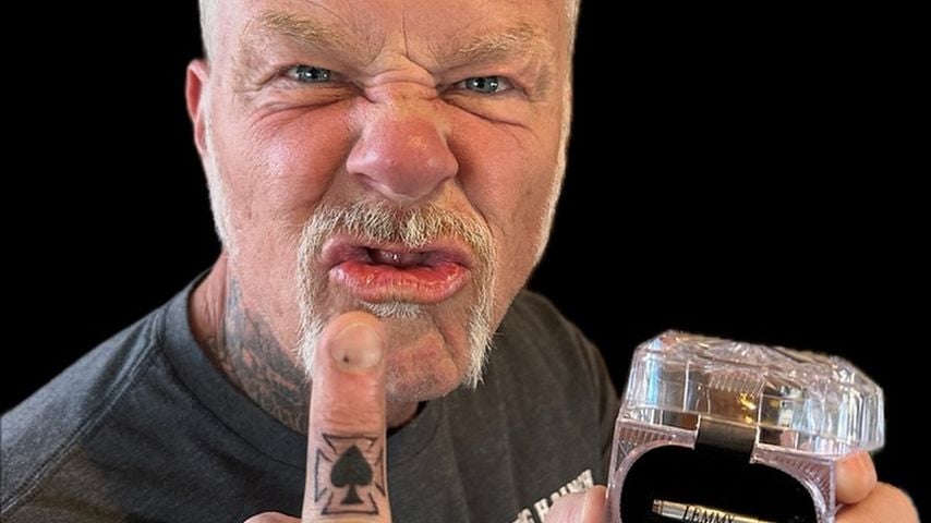 James Hetfield mit seinem Lemmy-Kilmister-Tattoo