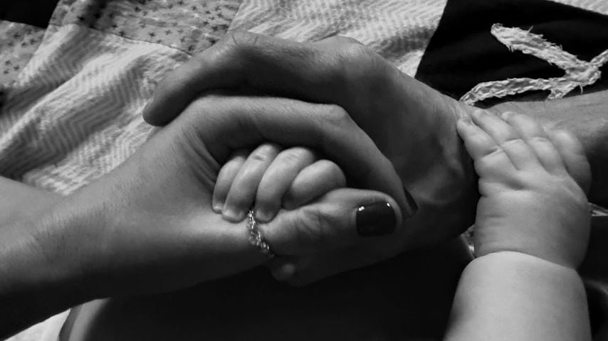 James Lafferty, seine Partnerin und ihr Baby