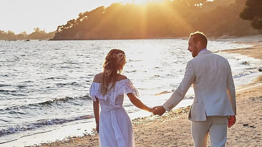 James Middleton und seine Frau Alizée am Strand
