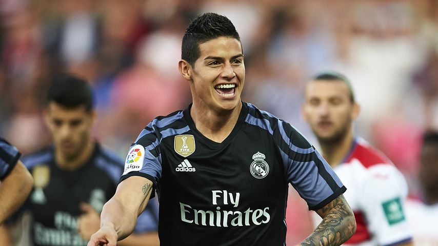 Mega Hottie-Alarm! WM-Star James wechselt zum FC Bayern