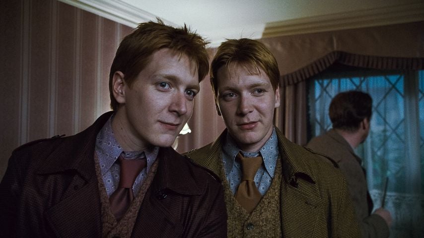 James und Oliver Phelps als Fred und George Weasley in "Harry Potter und die Heiligtümer des Todes"