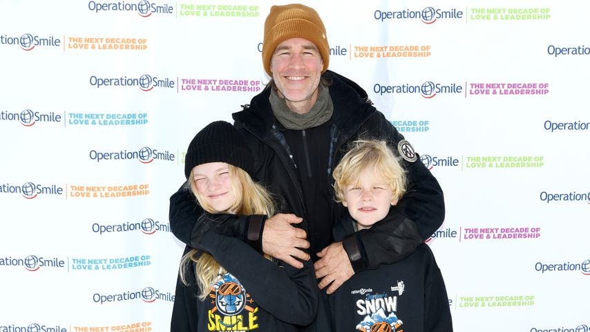 Bei der Operation Smile Celebrity Ski & Smile Challenge: James Van Der Beek mit seinen Kindern in Park City, Utah