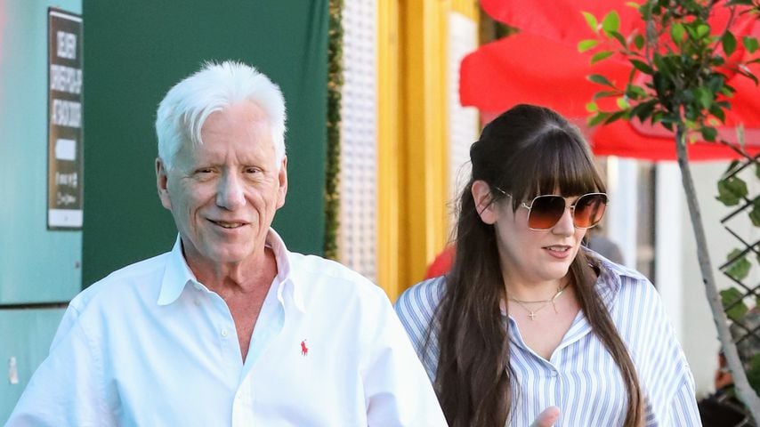 Hat sich James Woods (74) mit seiner Freundin (32) verlobt?
