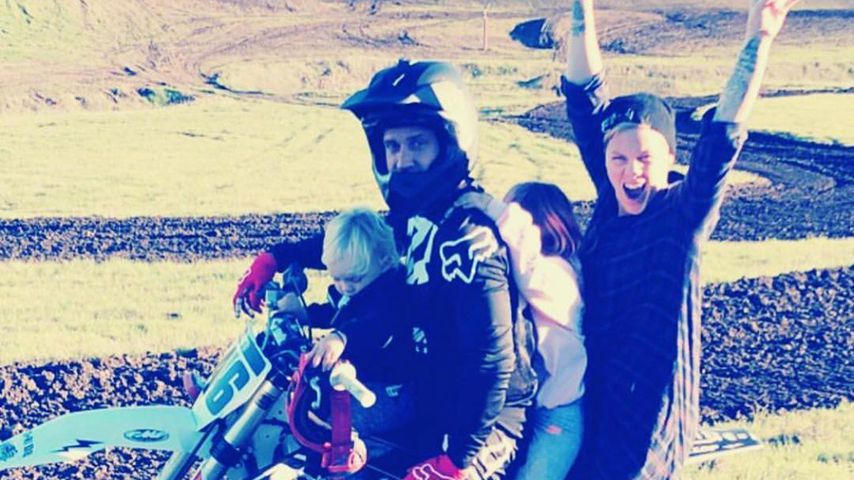 Jameson Moon Hart, Carey Hart, Willow Sage Hart und Pink