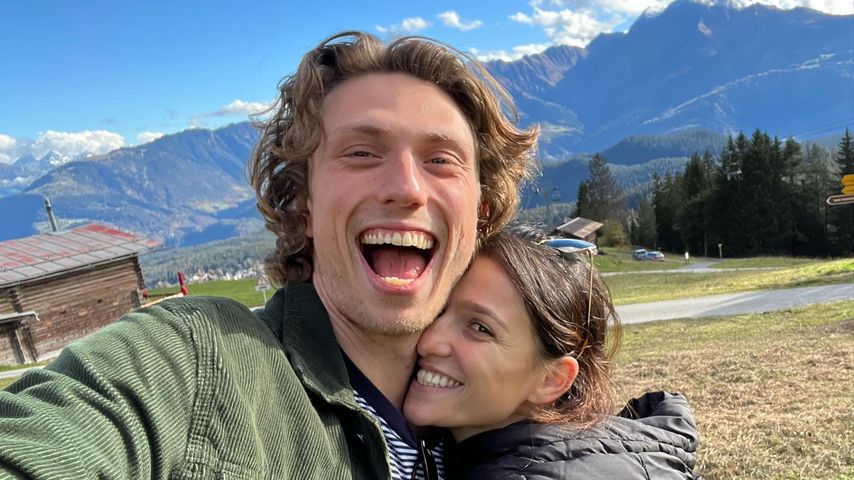 "Back To Black"-Star Marisa Abela und ihr Jamie sind verlobt